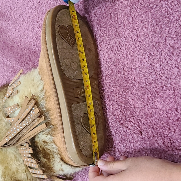 Cute Girls Natural Tan Colored Boots By Justice, Size 1 - Picture 9 of 10